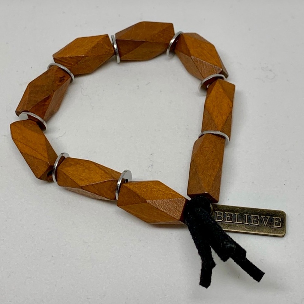 NWT • Believe wooden stretch bracelet